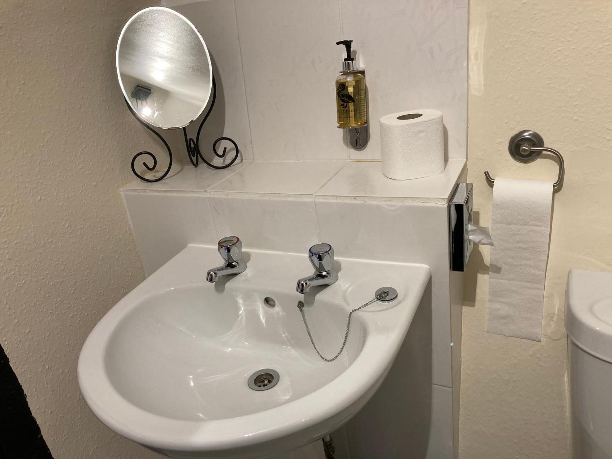 The Cridford Inn Trusham Room photo